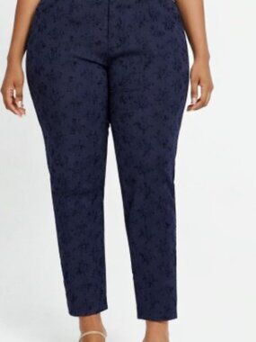 Old Navy The Diva  Eyelet Floral Straight Capri Ankle Cropped Pants Size: 14